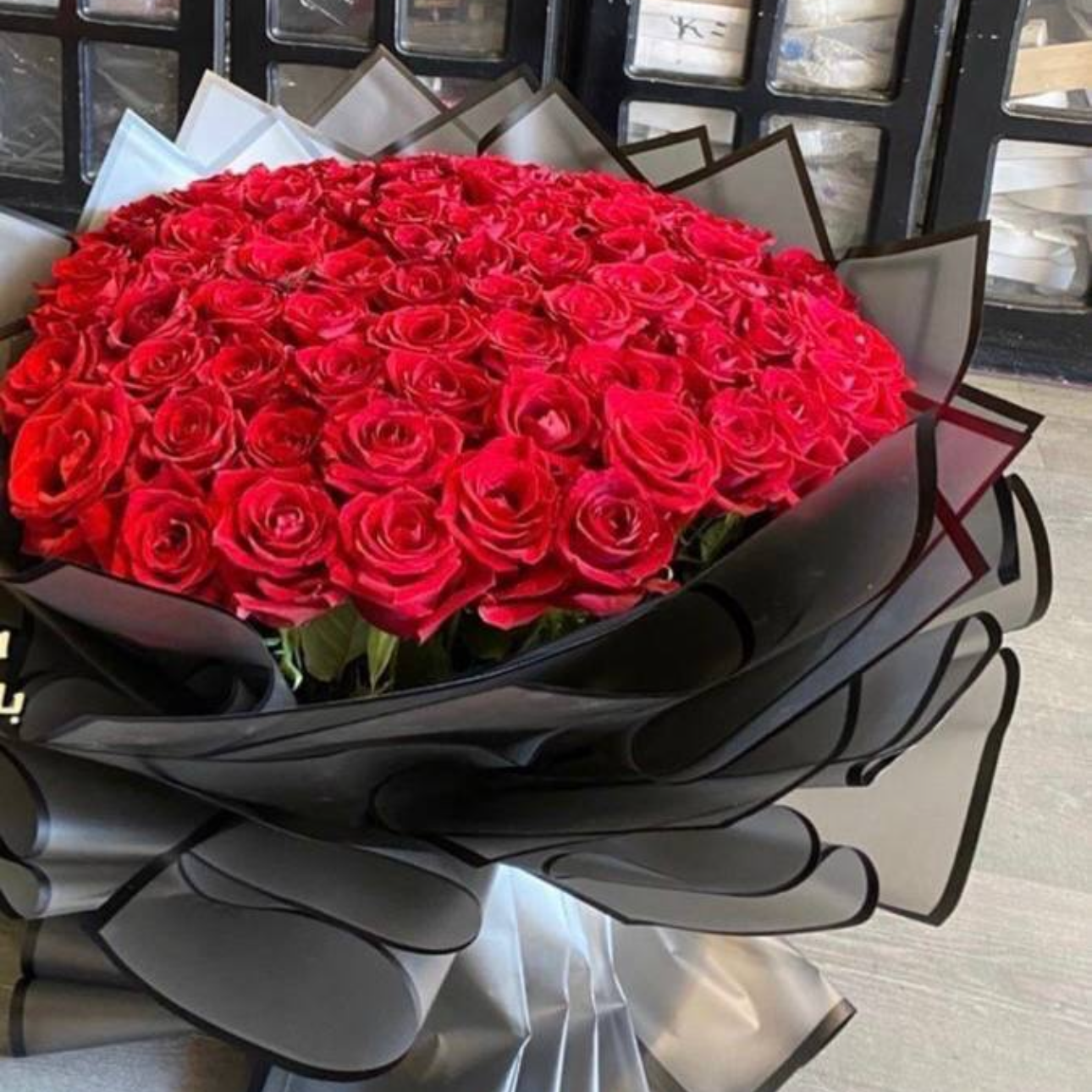 100 Red Roses